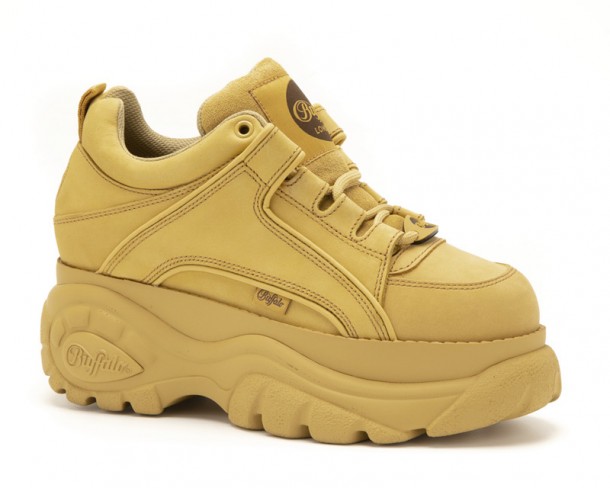 Buy now these awesome original Buffalo Classic laced sneakers with platform in mustard yellow color made in nubuck at our online store.