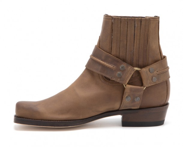 Botín tipo rocker de punta cuadrada cuero marrón para hombre y mujer de la marca Sendra Boots. Si te apasiona el estilo rockero, tenemos tus botas!