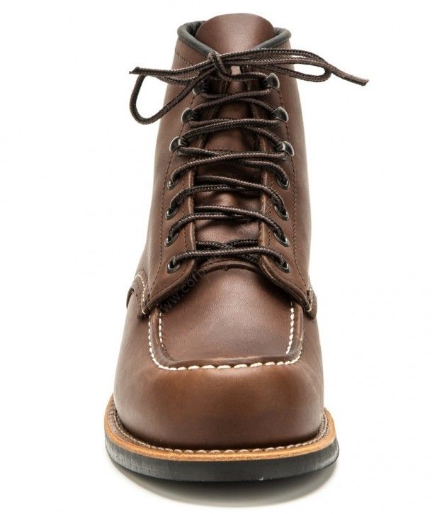 Compra ahora estas botas de trabajo Red Wing estilo Moc Toe en piel marrón con suela de goma Vibram y recíbelas en tu casa en 24 horas.