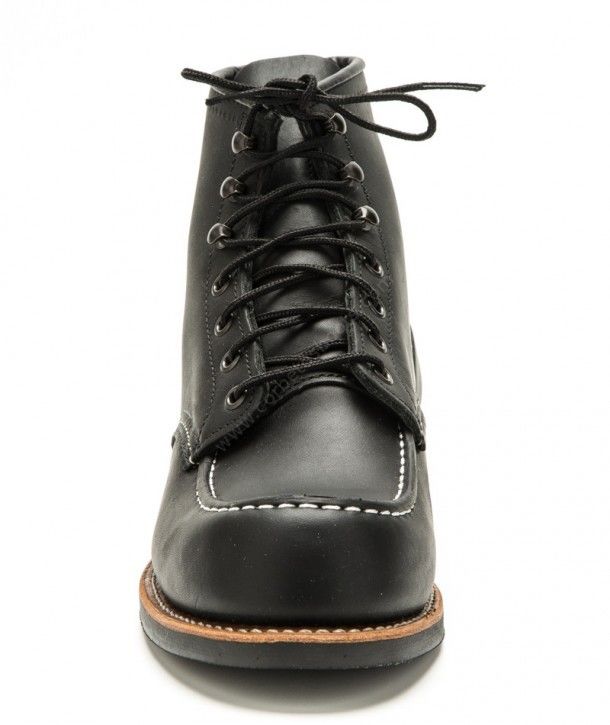 2964 Moc Toe Black Harness | Compra en la tienda oficial Red Wing de Barcelona estas botas negras con cordones y suela de goma profesional Vibram.