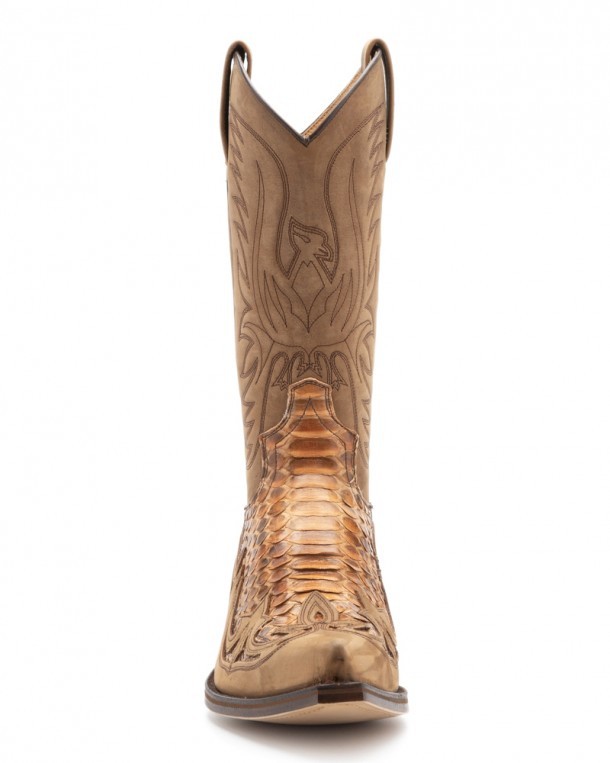 Buy your new Sendra snakeskin boots at Corbeto