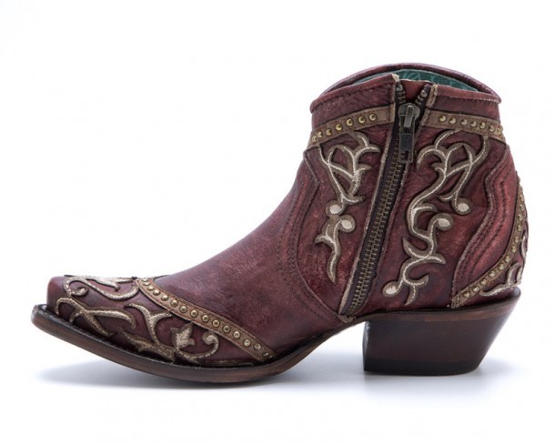 Botinas western para mujer Corral cuero rojo desgastado con decoración doble piel y bordado