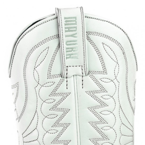 Best white boots to wear with skirt and jeans, discover these spectacular off-white cowboy boots