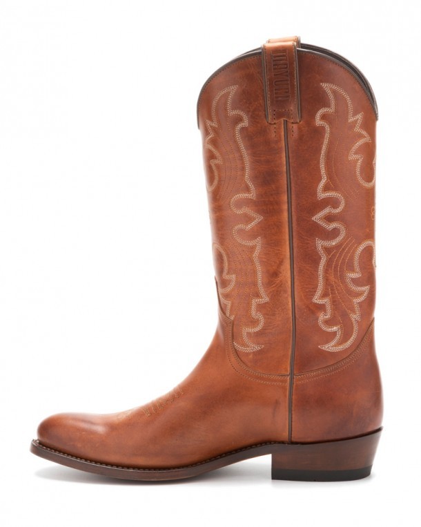 Mens short heel western boots
