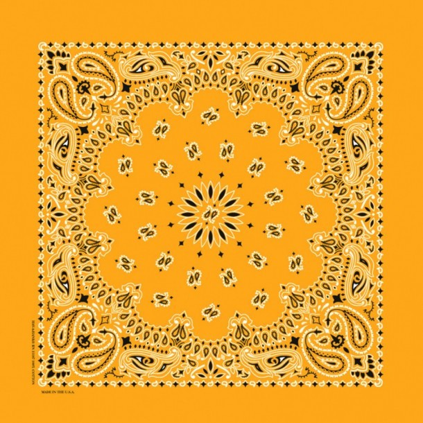 Bandana color amarillo con estampado tipo paisley original americana disponible en Corbeto