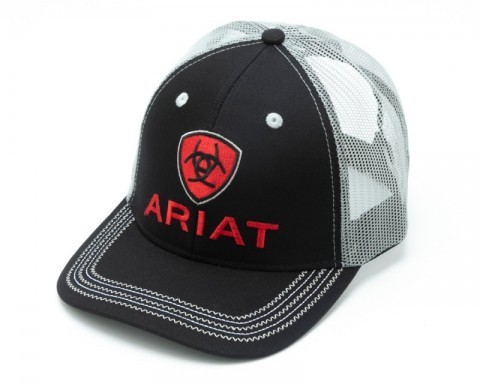 Gorra Ariat estilo americano con logo borado en rojo disponible en Corbeto